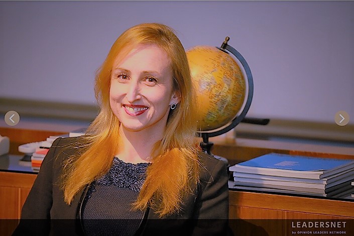 Keynote Roundtable 'The Potential for Artificial Intelligence in Healthcare' Julia M. Puaschunder in cooperation with Dr. Josef Mantl, JMC Communications, Vice Mayor of Vienna, Austria, EU, Moving Forward: Shaping the Future Roundtable